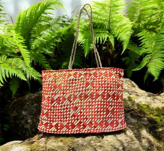 Wakatipu Weaver '103’ Kete by Denise Greer