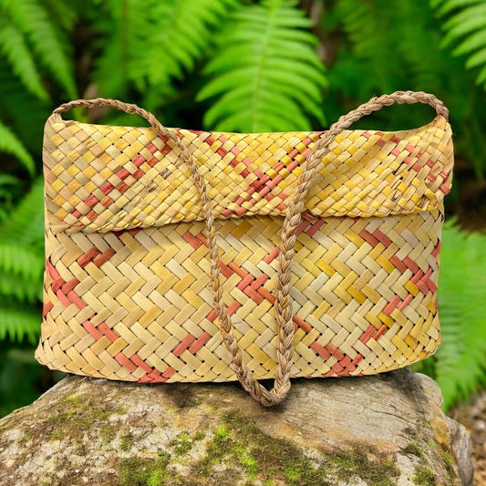 Wakatipu Weaver '104' Kete by Denise Greer