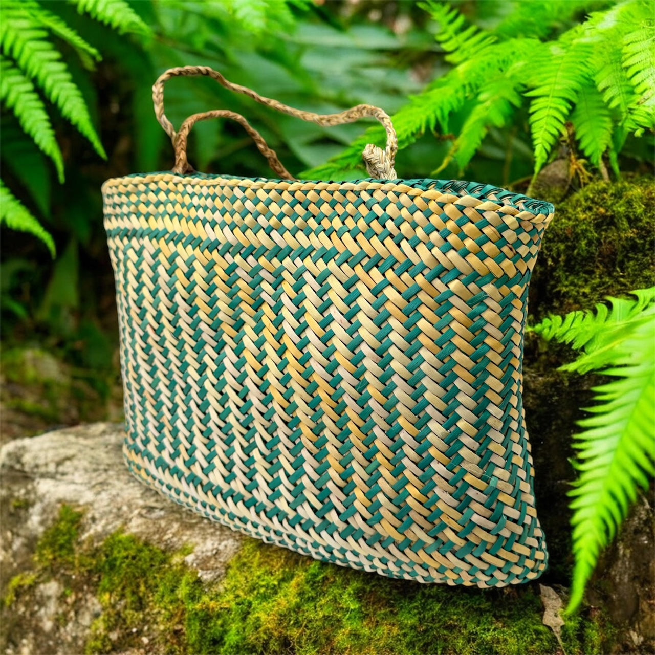 Wakatipu Weaver '107’ Kete by Denise Greer