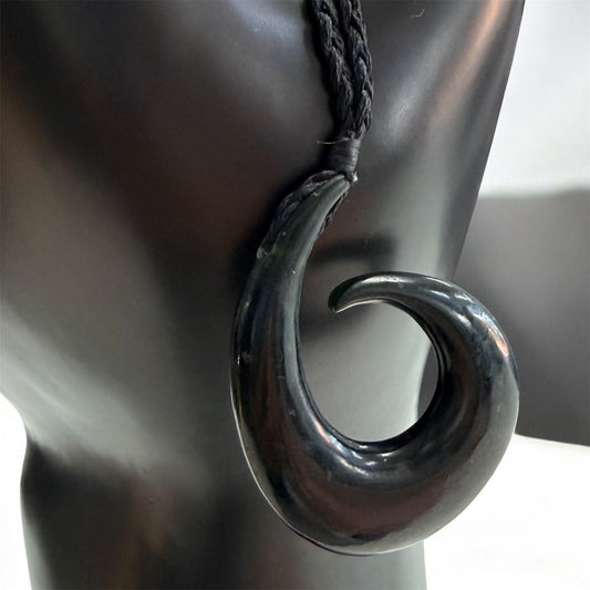 Steve Simmers 'Hei Matau Fish Hook' SS526 | Pounamu Pendant