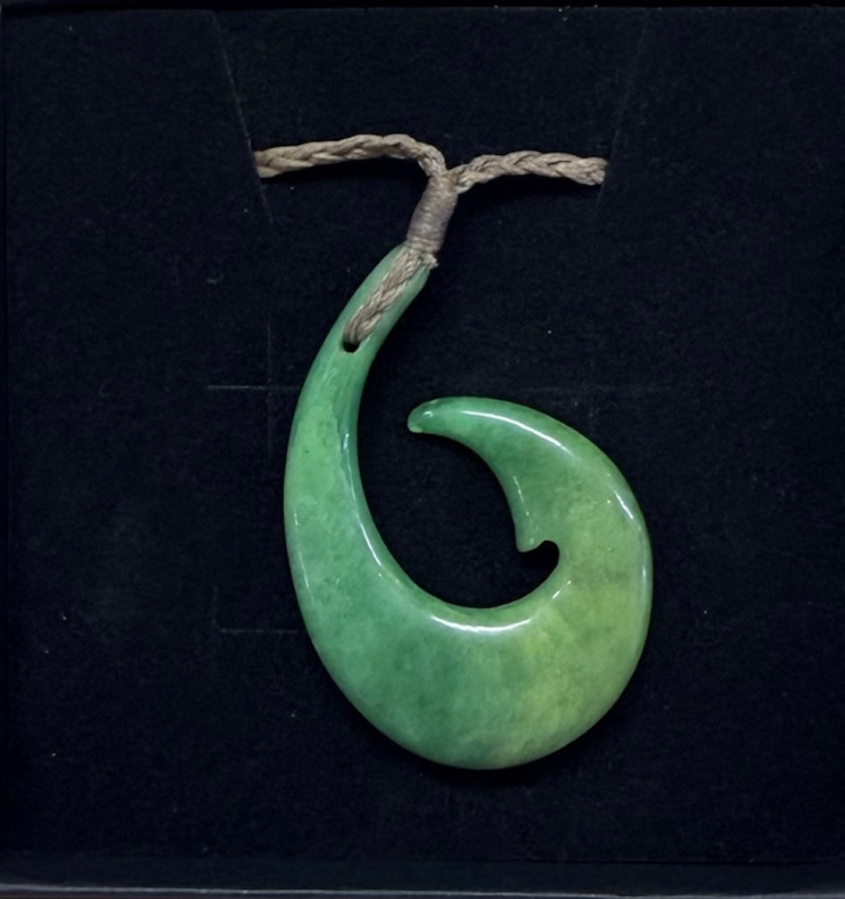 Steve Simmers 'Fish Hook Hei Matau' SS620 | Pounamu Pendant